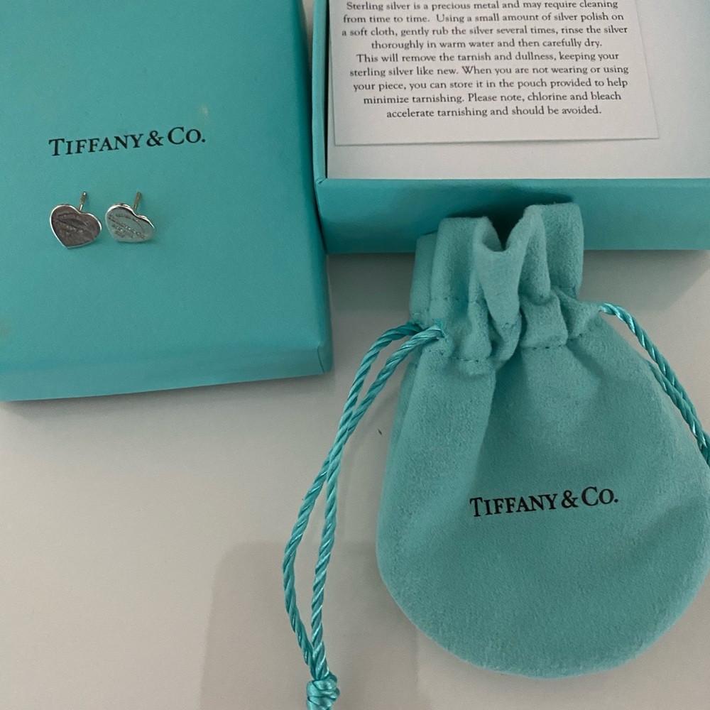 Tiffany co earrings-yes they have earring backs